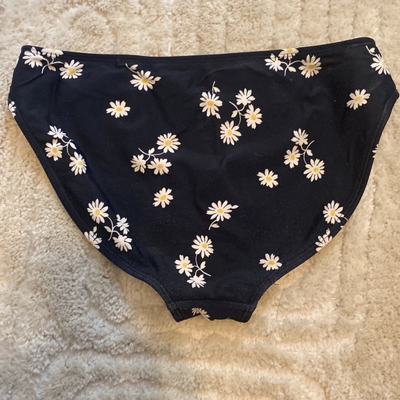 Abercrombie Two Piece Swim Set - Picture 3 of 7